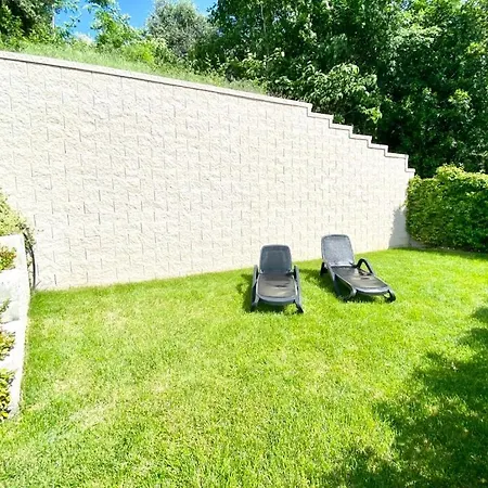 21 - Garden Terrace & View Apartment Pastrengo
